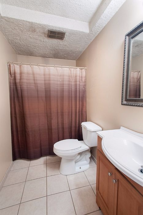 39647 John Dr, Canton Twp, MI 48187